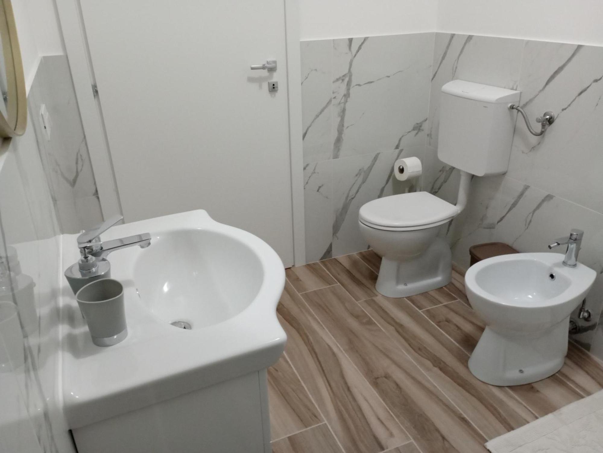 Niu Rooms Oristano Luaran gambar